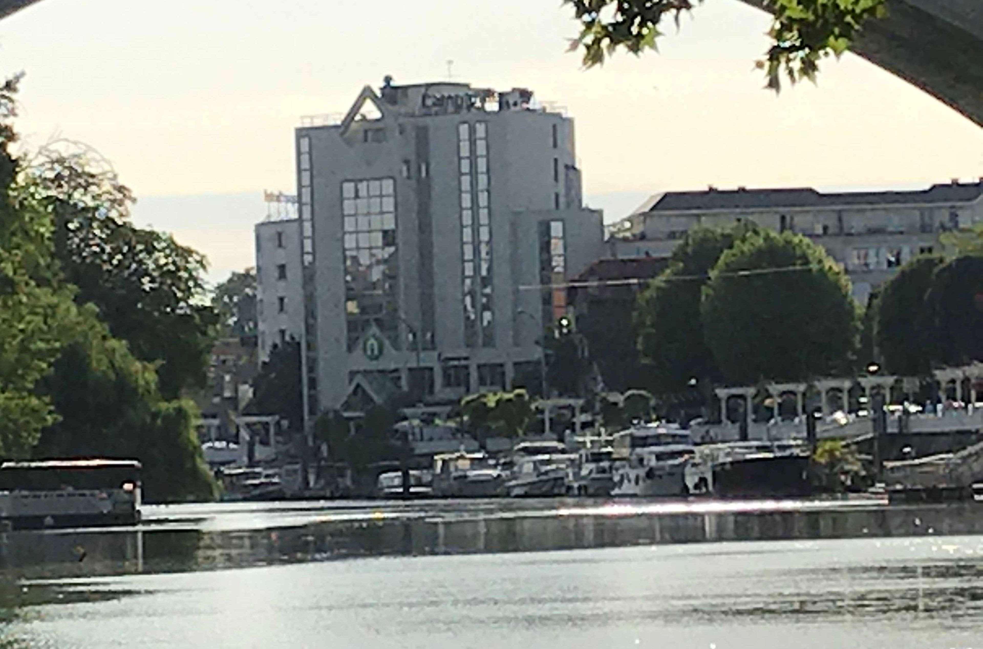 ホテル カンパニール ノジャン シュル マルヌ Nogent-sur-Seine エクステリア 写真