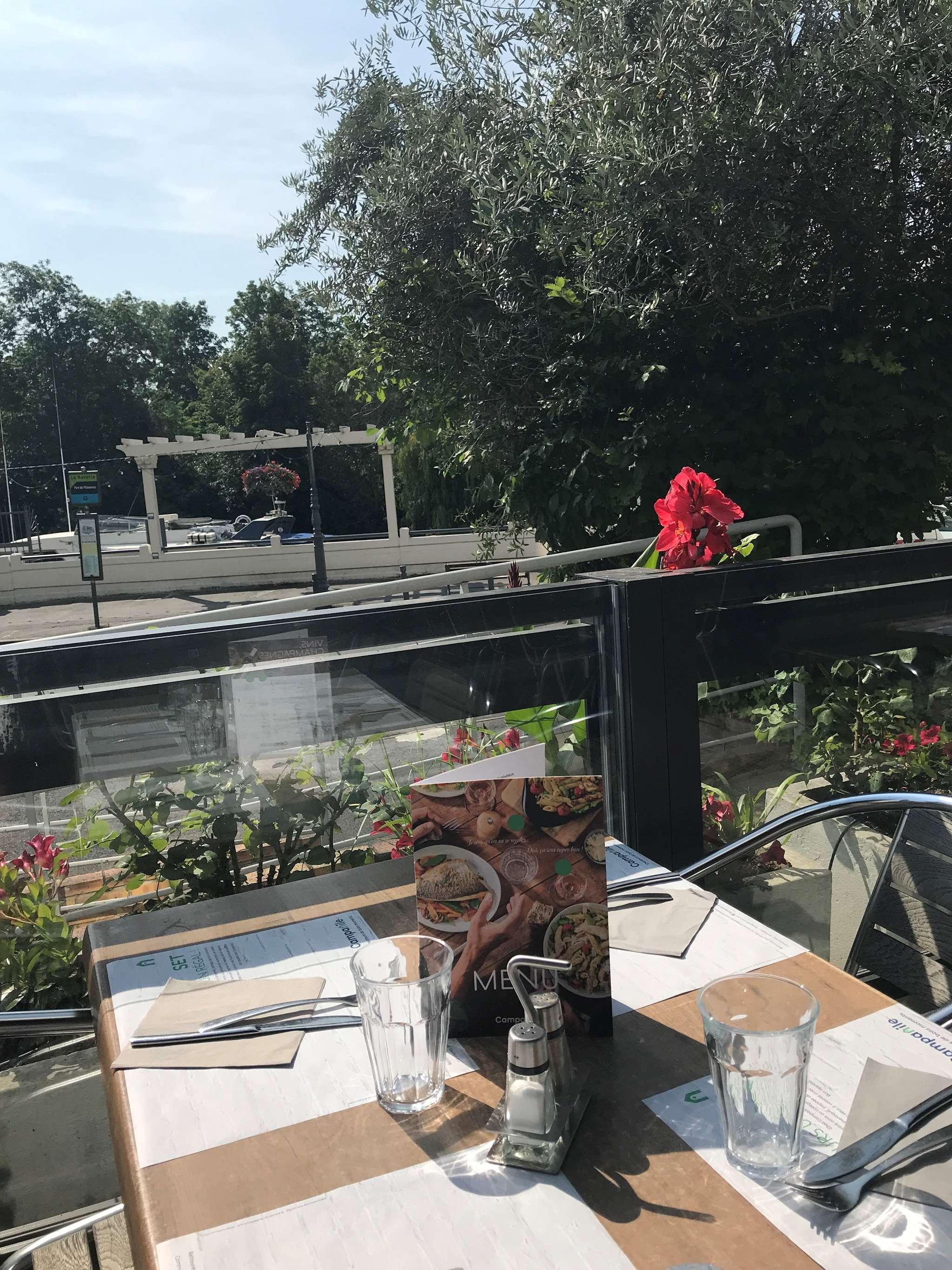 ホテル カンパニール ノジャン シュル マルヌ Nogent-sur-Seine エクステリア 写真