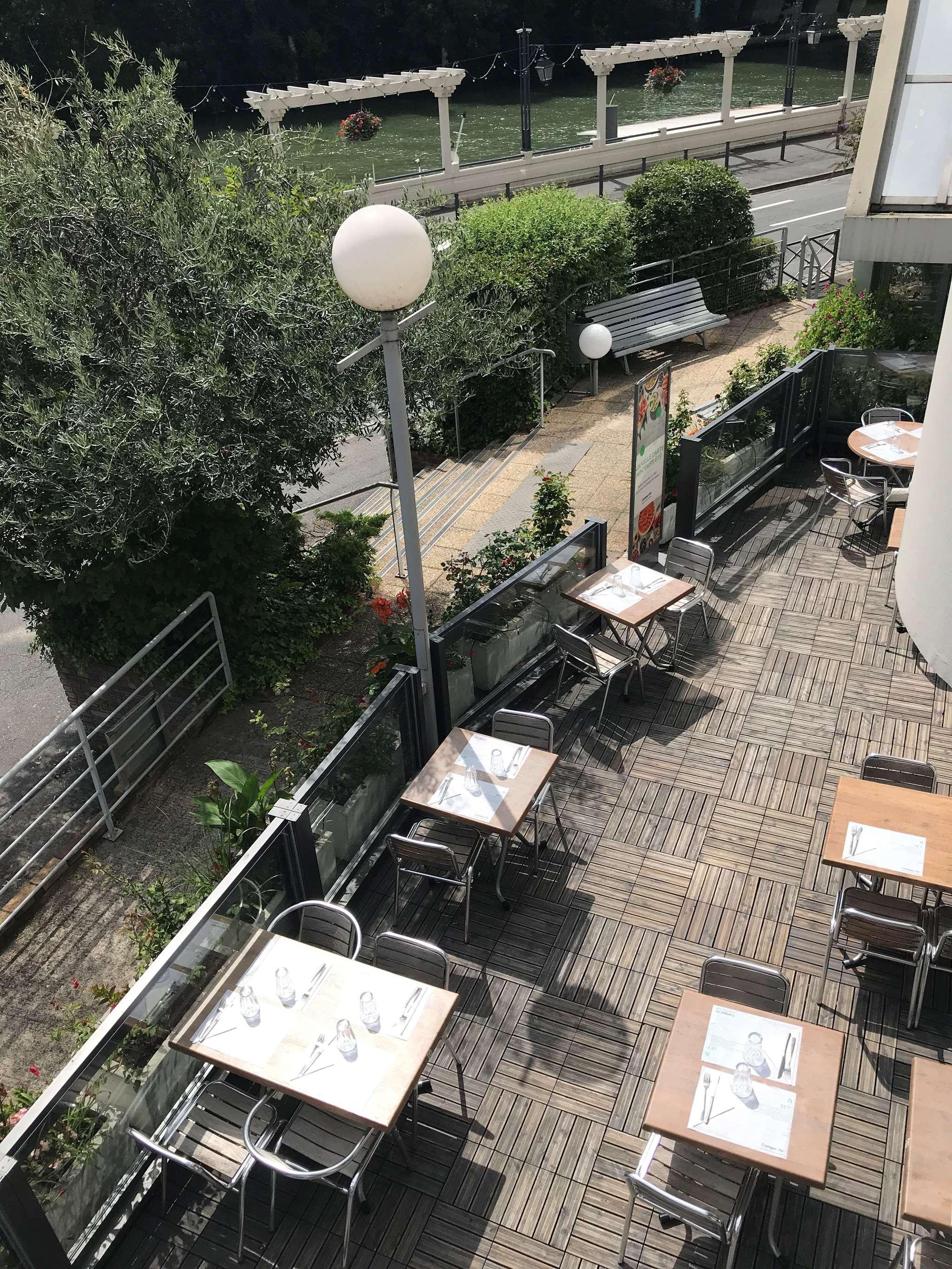 ホテル カンパニール ノジャン シュル マルヌ Nogent-sur-Seine エクステリア 写真