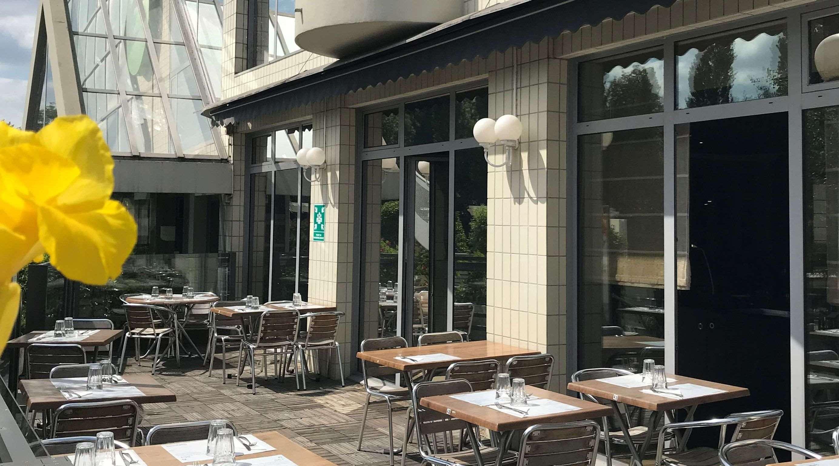 ホテル カンパニール ノジャン シュル マルヌ Nogent-sur-Seine エクステリア 写真